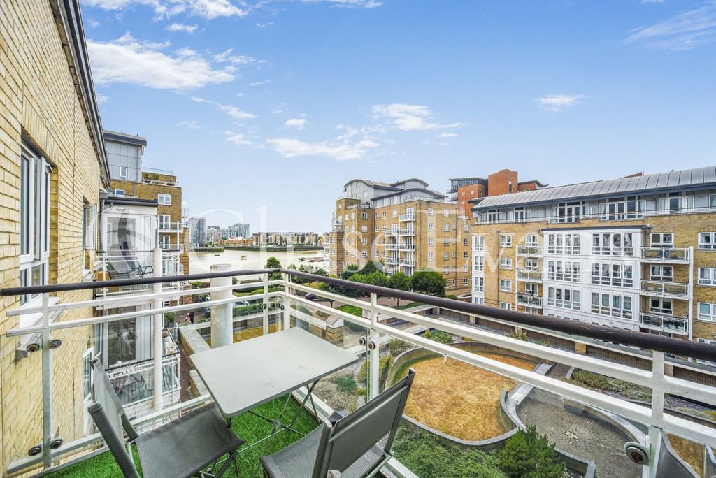 Property photo 2 of 22 Balcony