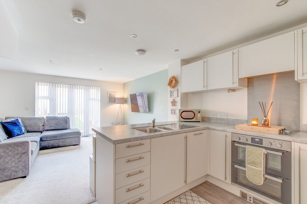 Property photo 2 of 13 Picture No. 11