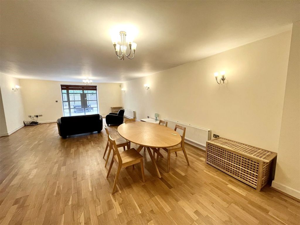 Property photo 1 of 9 Picture No. 04