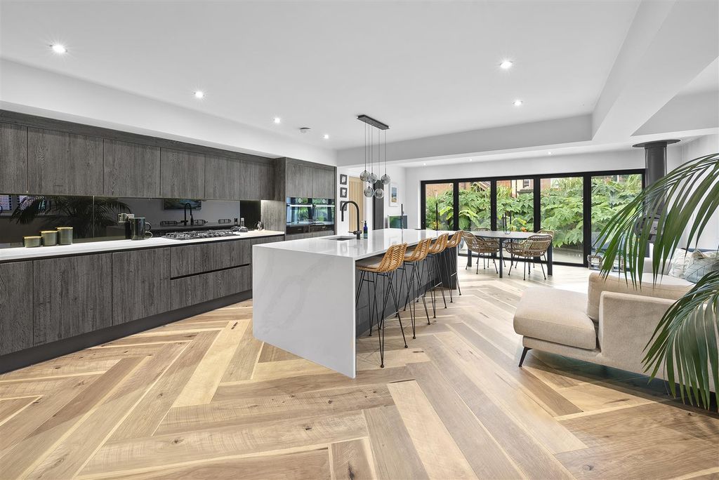 Property photo 1 of 32 Living & Dining Kitchen
