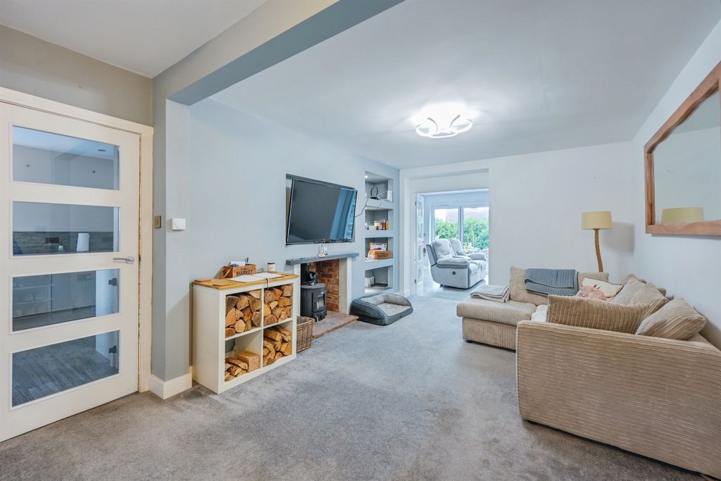 Property photo 3 of 17