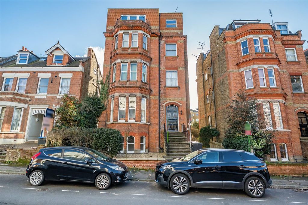 Property photo 1 of 13 1396255-18-699ee9229B325.Jpg