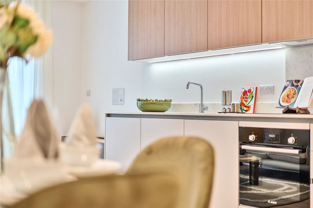 Property photo 3 of 8 Picture No. 14