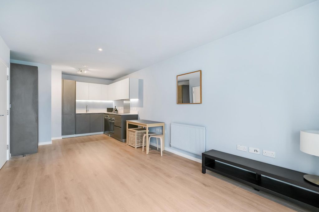 Property photo 3 of 8