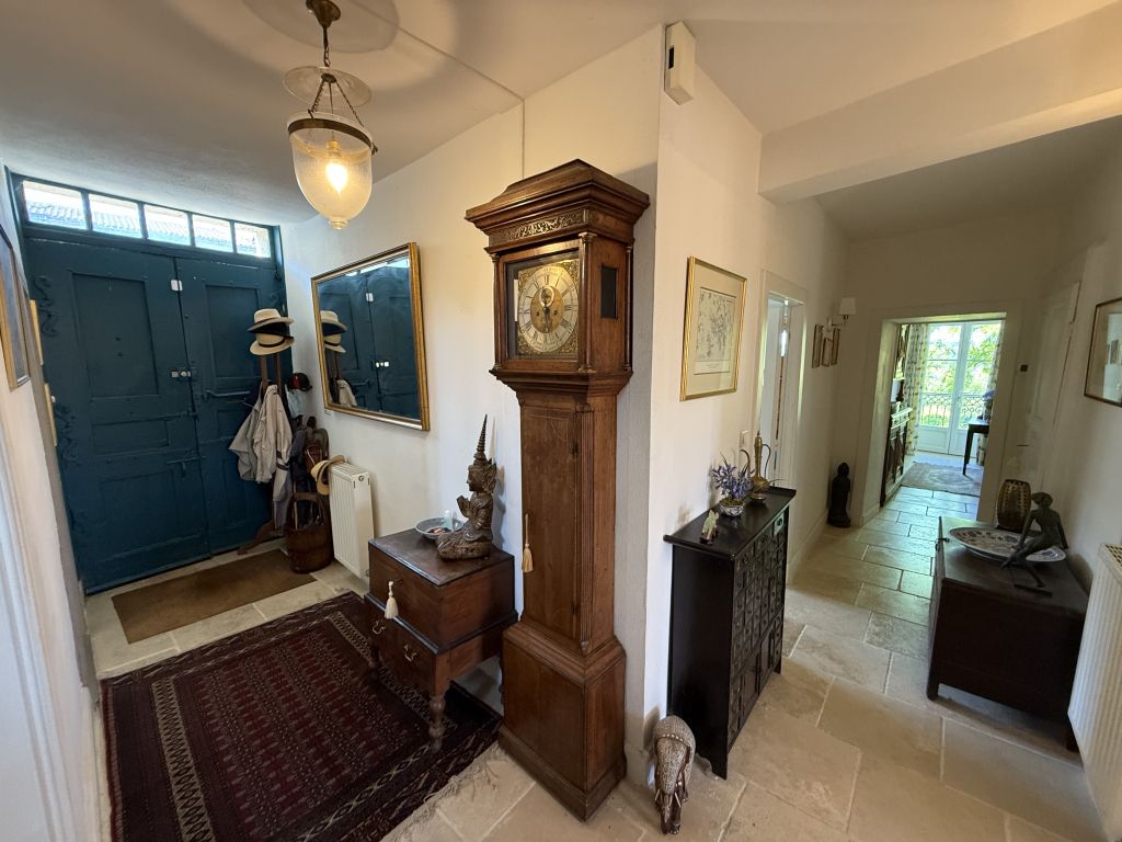 Property photo 2 of 25