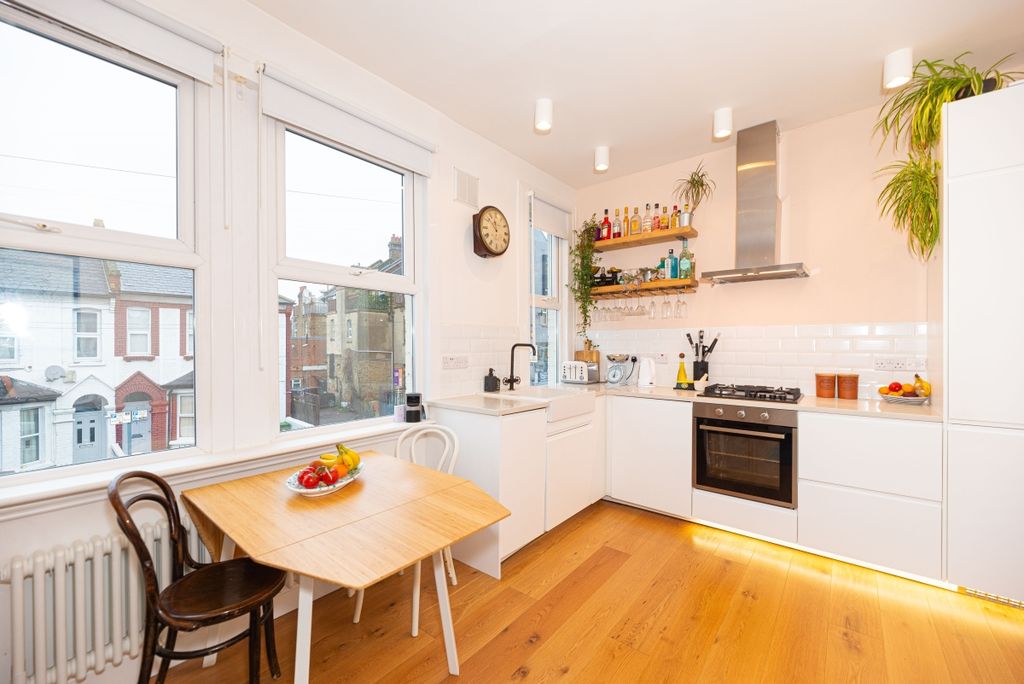 Property photo 2 of 8 D627002