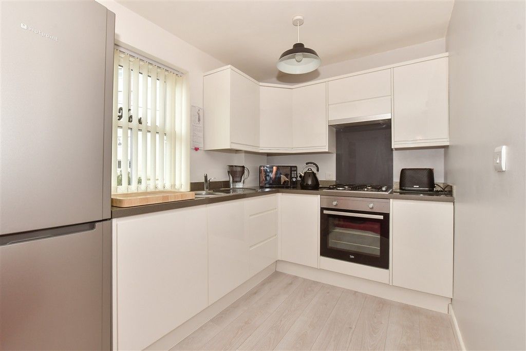 Property photo 1 of 11 Kitchen