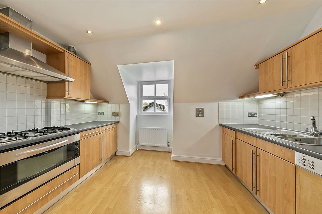 Property photo 3 of 14 Picture No. 14