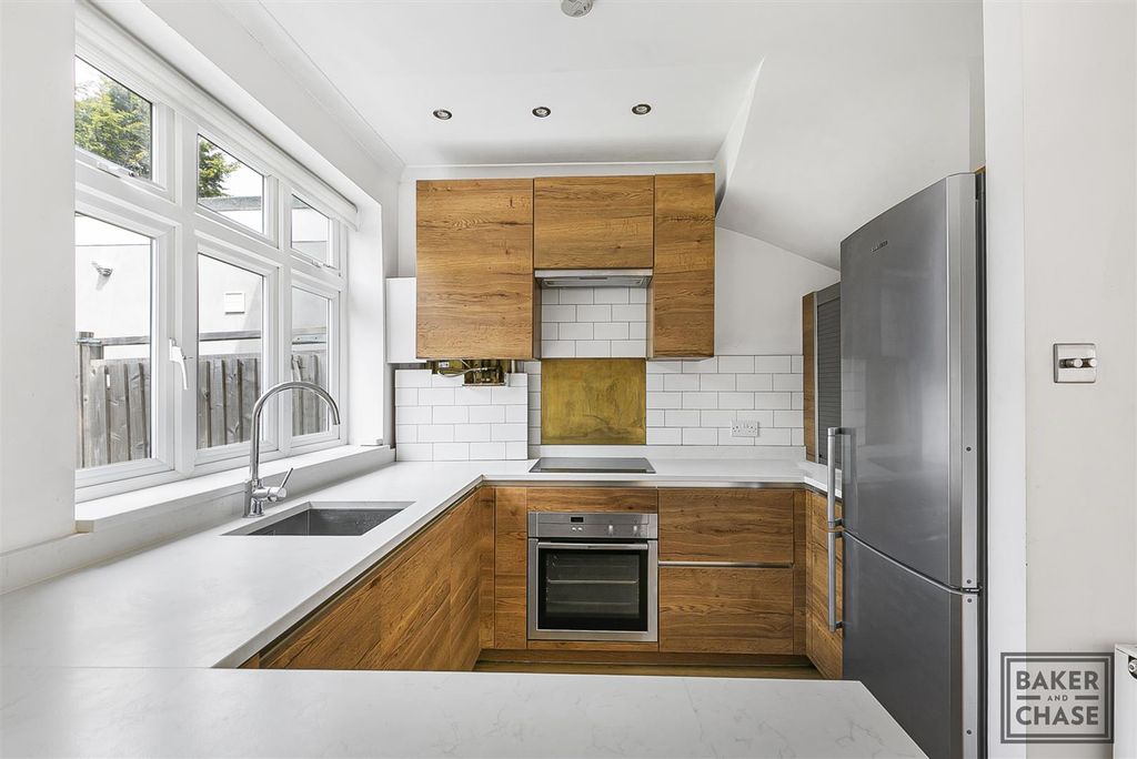 Property photo 2 of 21 Open Plan Lounge And Kitchen