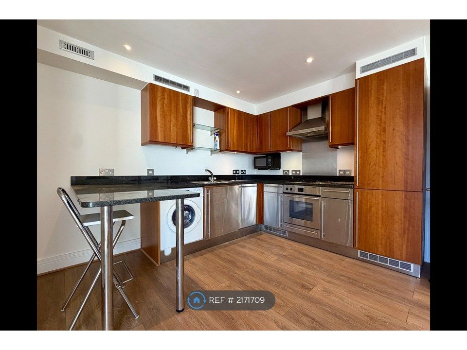 Property photo 1 of 10 Kitchen