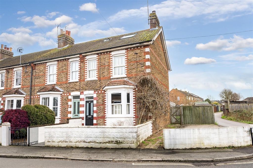 Property photo 1 of 22 Front