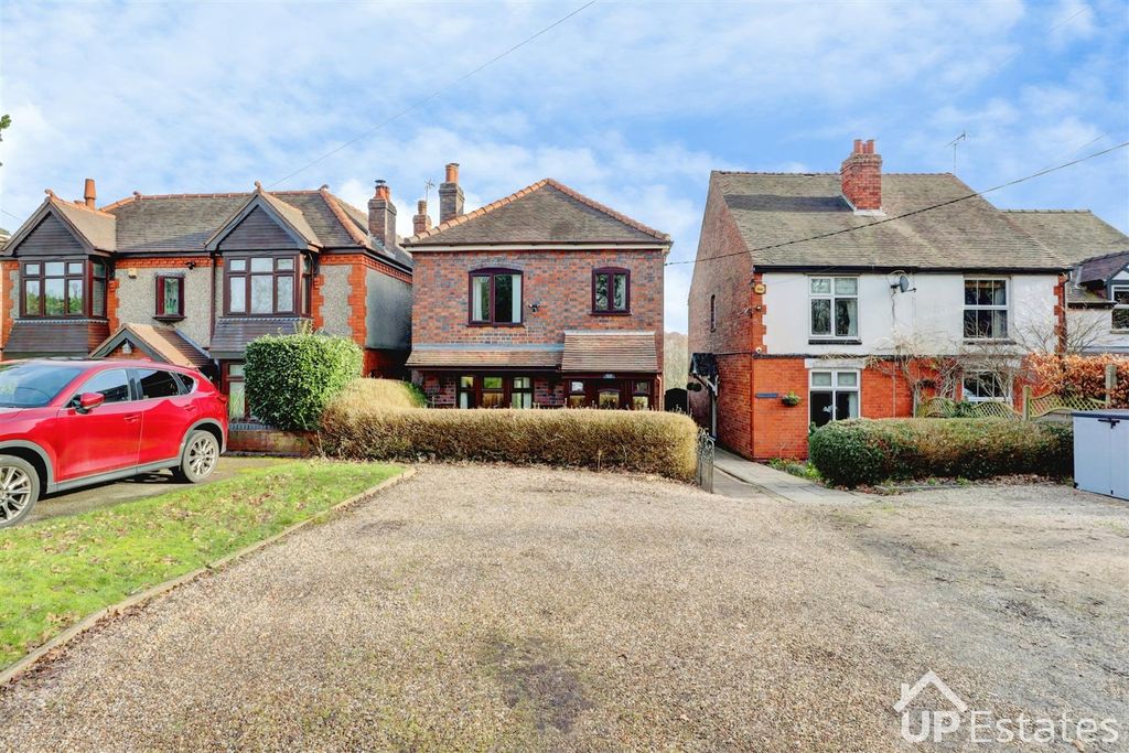 Property photo 3 of 17 Front Aspect