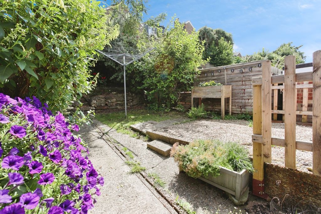 Property photo 3 of 17 Photo