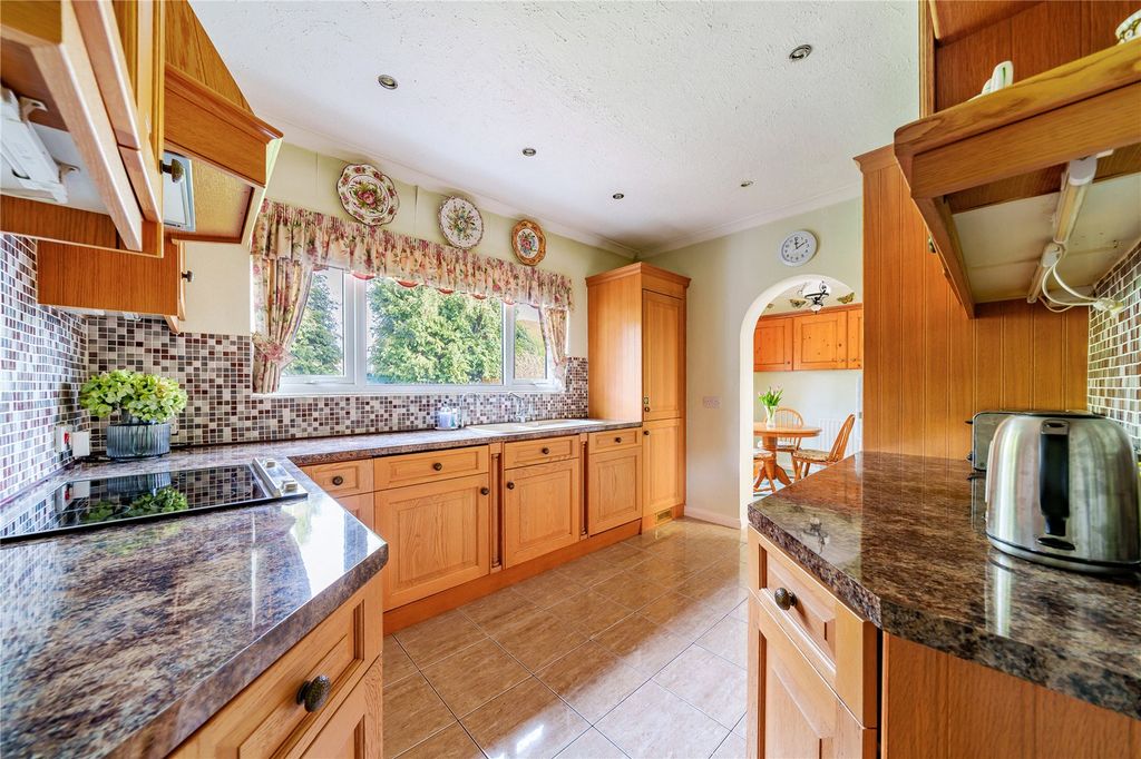 Property photo 2 of 18 Picture No. 05