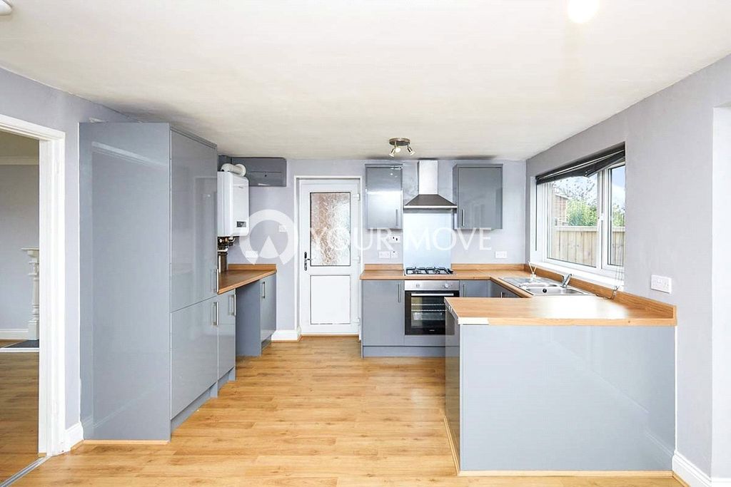 Property photo 3 of 8 Kitchen/Diner