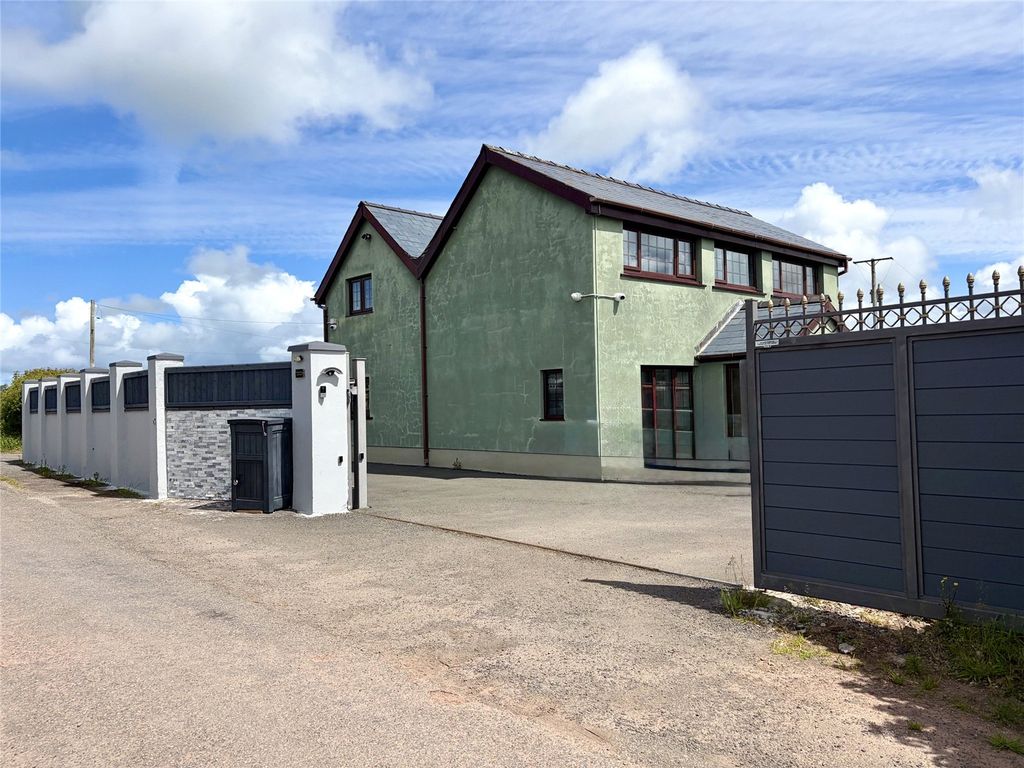 Property photo 1 of 38 Picture No. 03