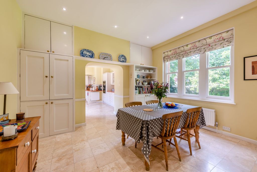 Property photo 3 of 8