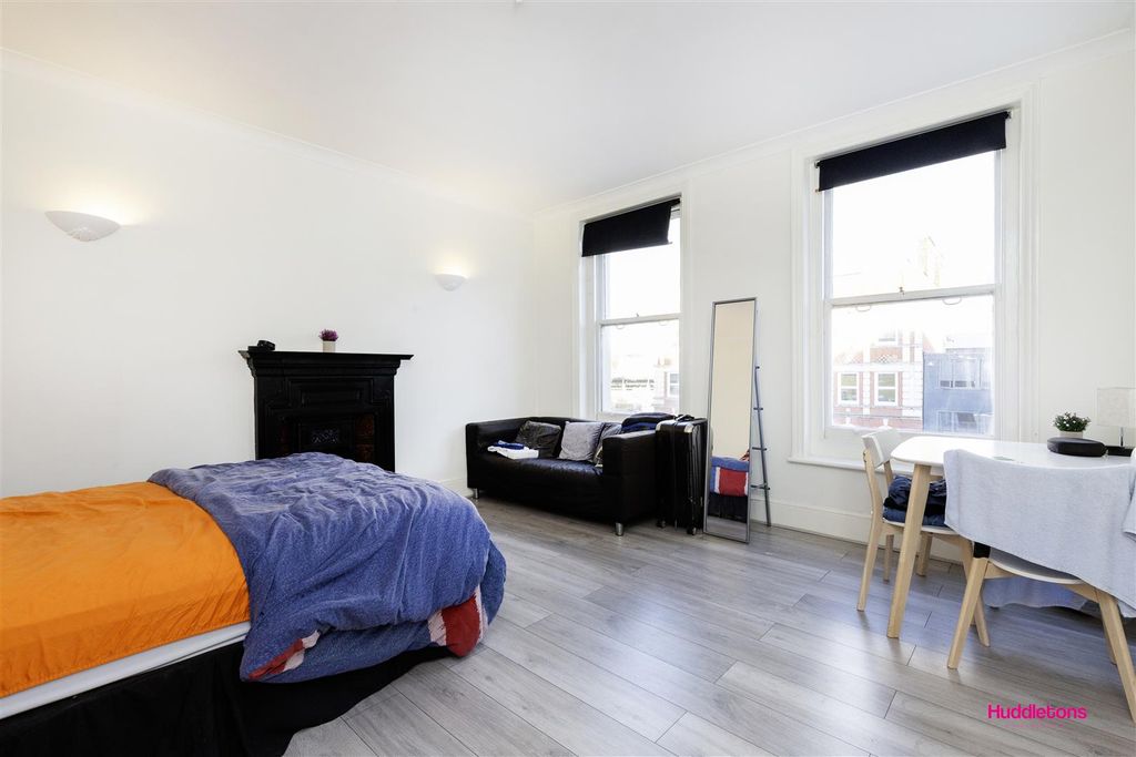 Property photo 1 of 12 Hampstead Road -1.Jpg