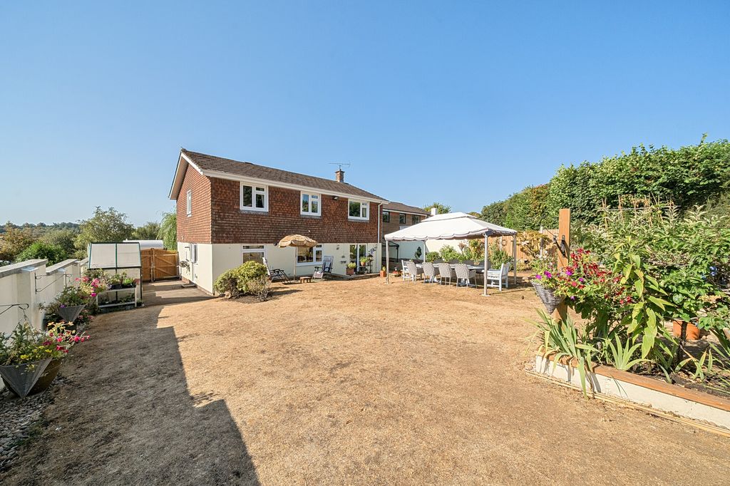 Property photo 2 of 16