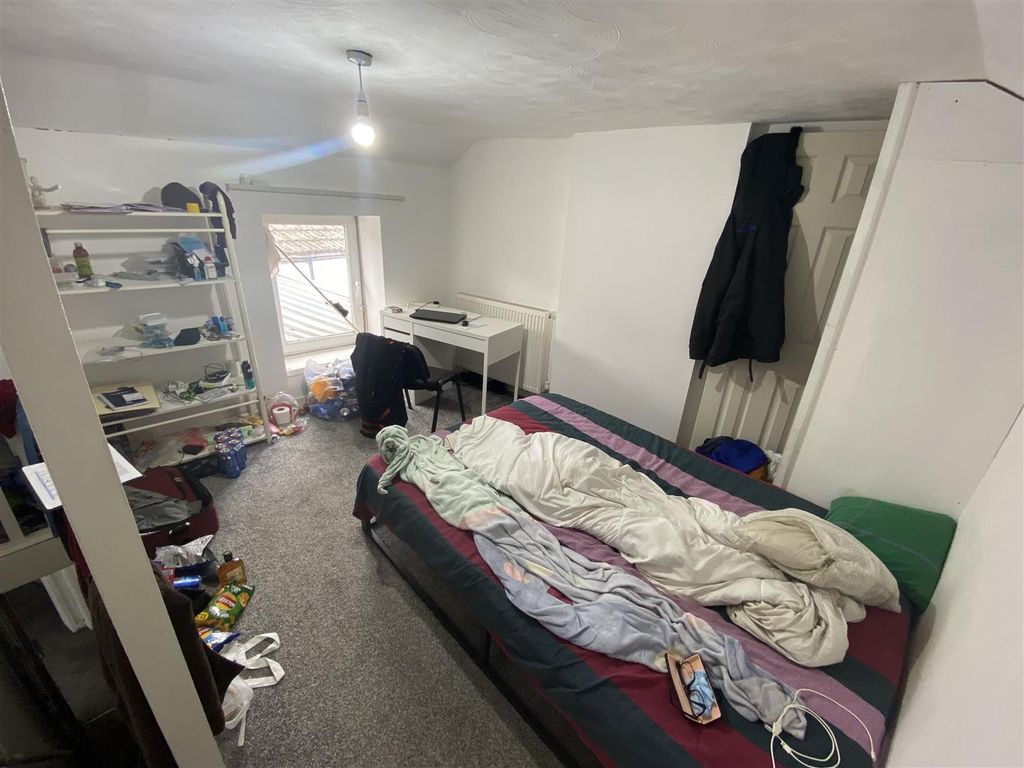 Property photo 2 of 3 Room 1 - 72A Park.Jpg