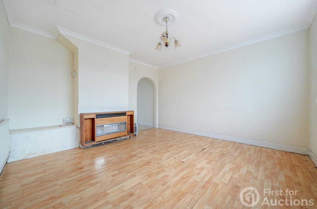 Property photo 2 of 23 Picture No. 26