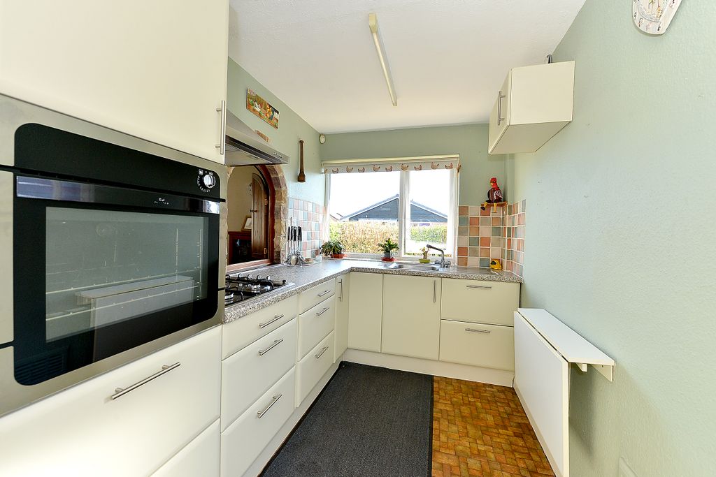 Property photo 2 of 22 Kitchen