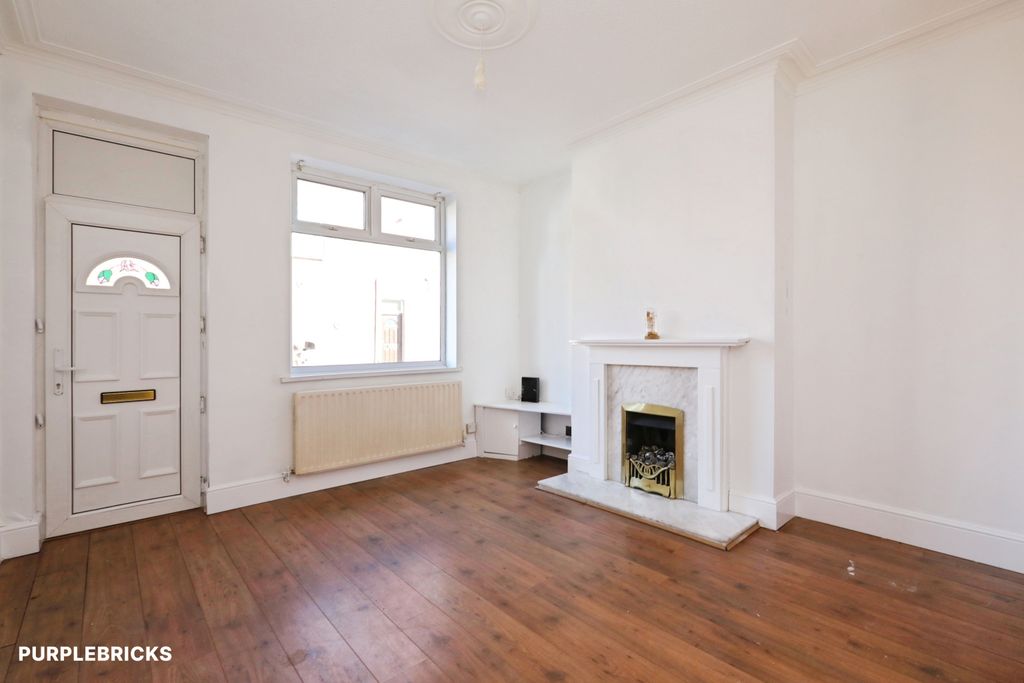 Property photo 3 of 19