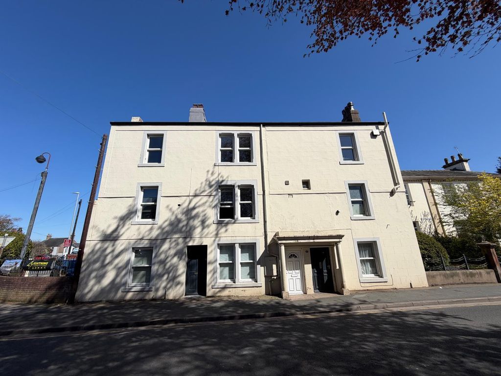 Property photo 2 of 37