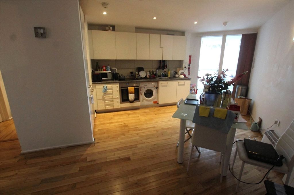 Property photo 3 of 10 Picture No. 04