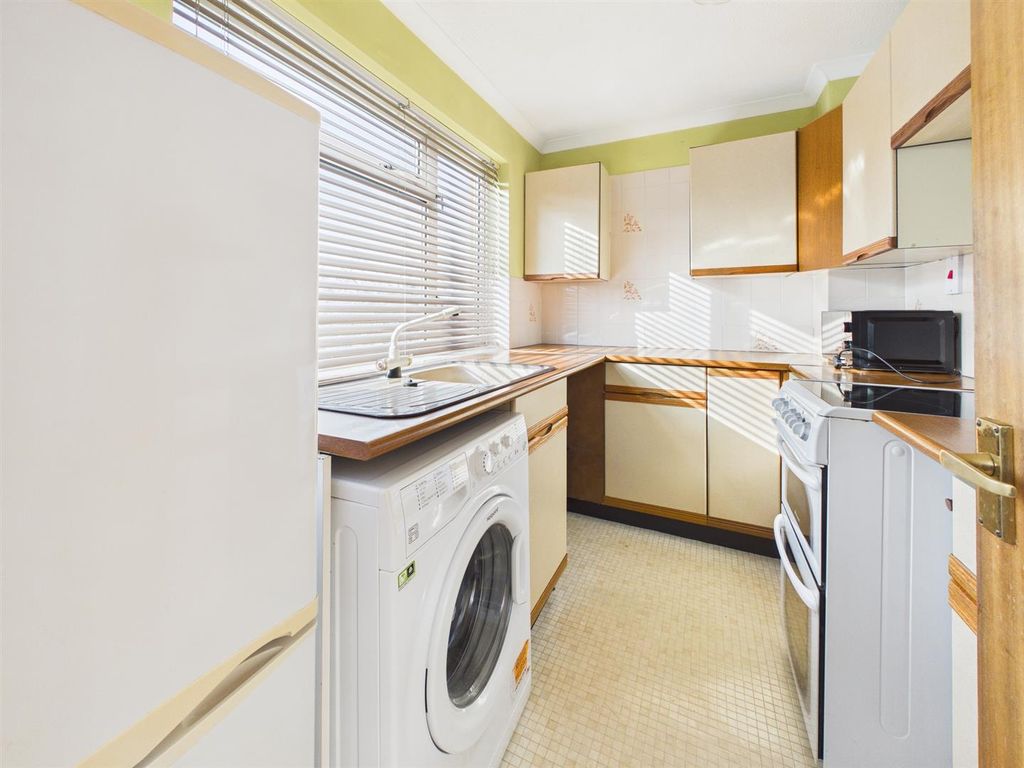 Property photo 2 of 9 Cam05510G0-Pr0171-Still006.Jpg