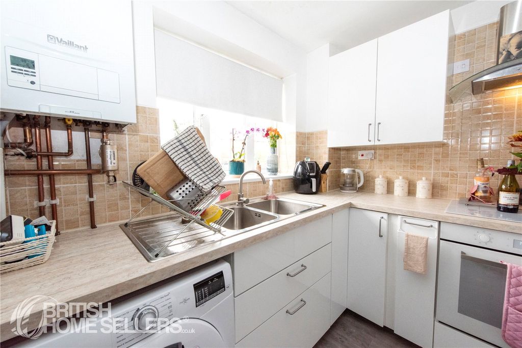 Property photo 2 of 20 Picture No. 13