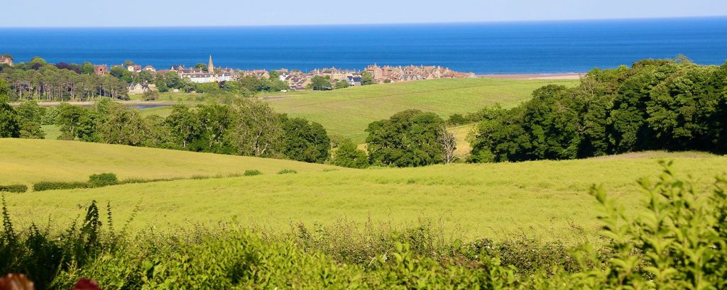 Property photo 2 of 17 Sea Views