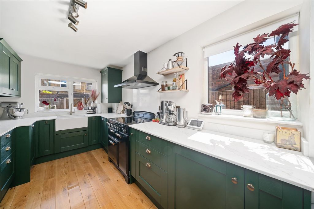 Property photo 3 of 14 Kitchen