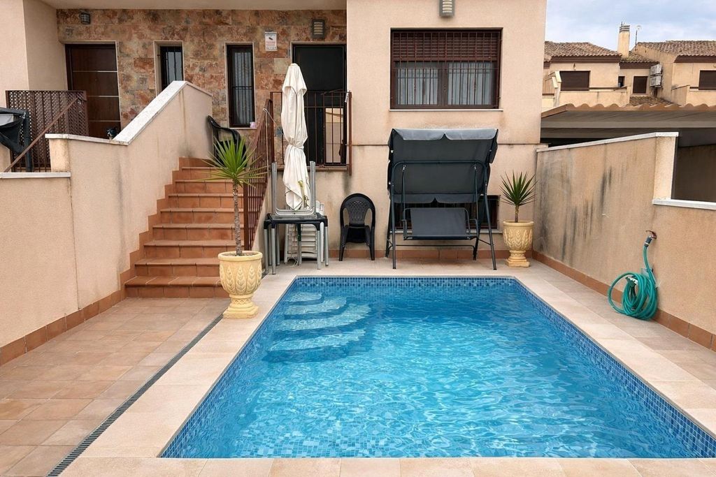 Property photo 1 of 22