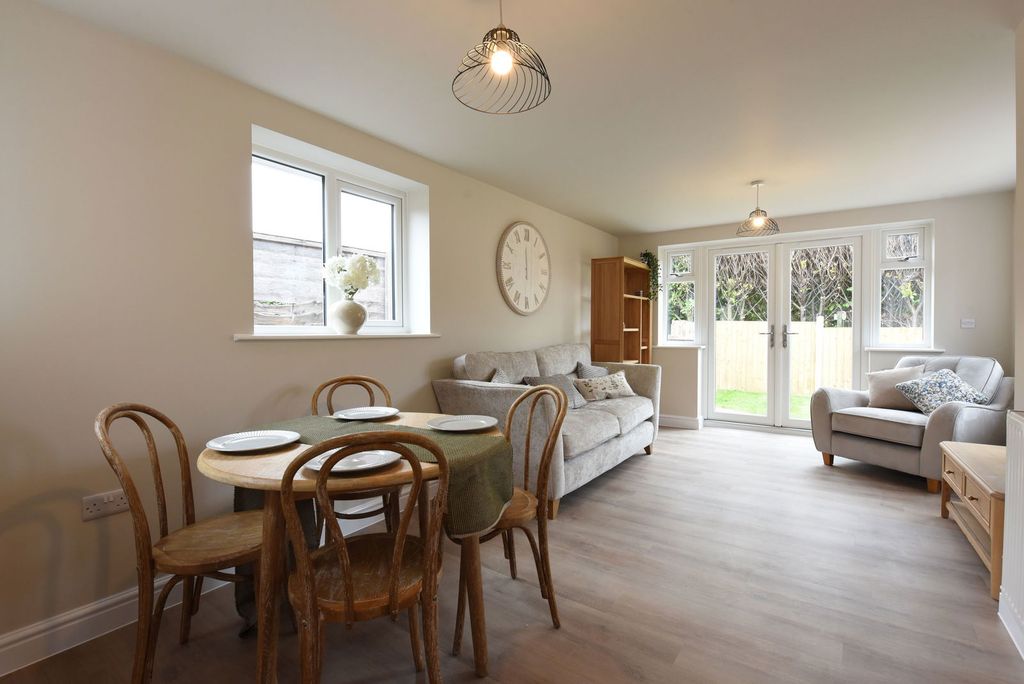 Property photo 2 of 22