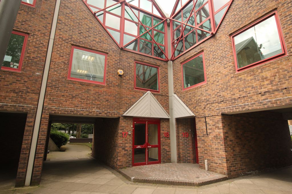 Property photo 1 of 8