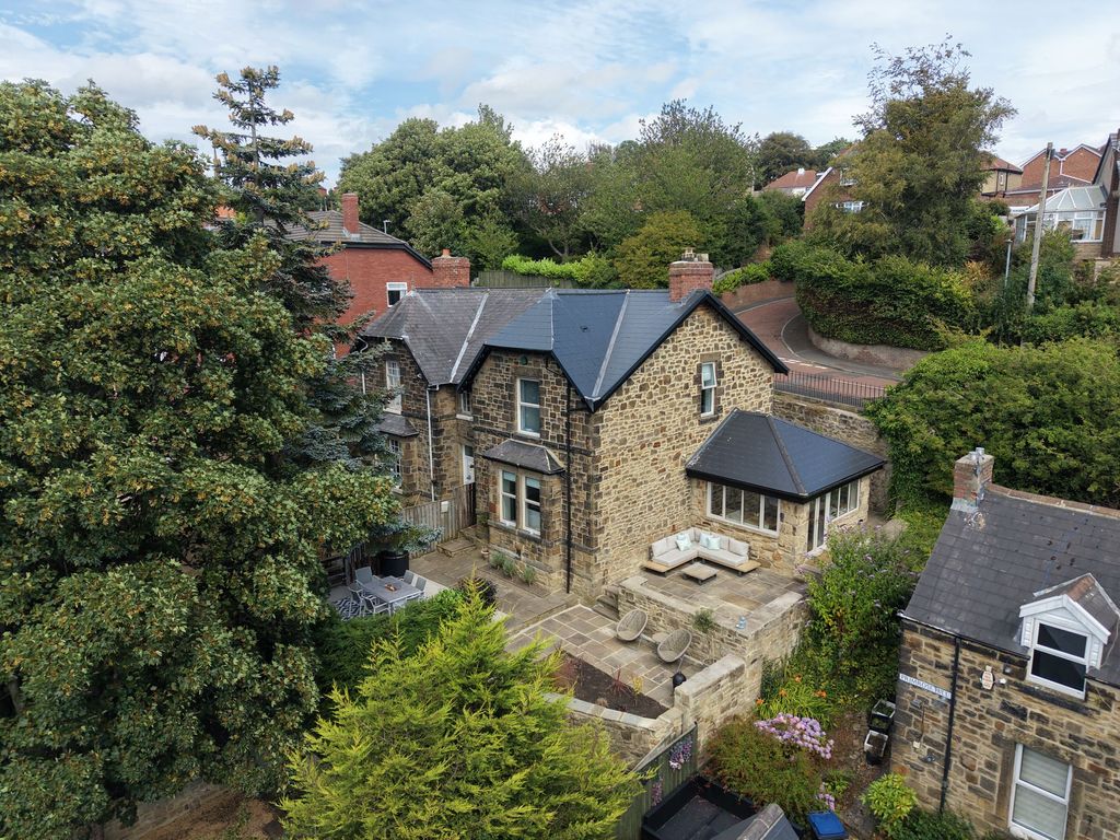 Property photo 1 of 17 External