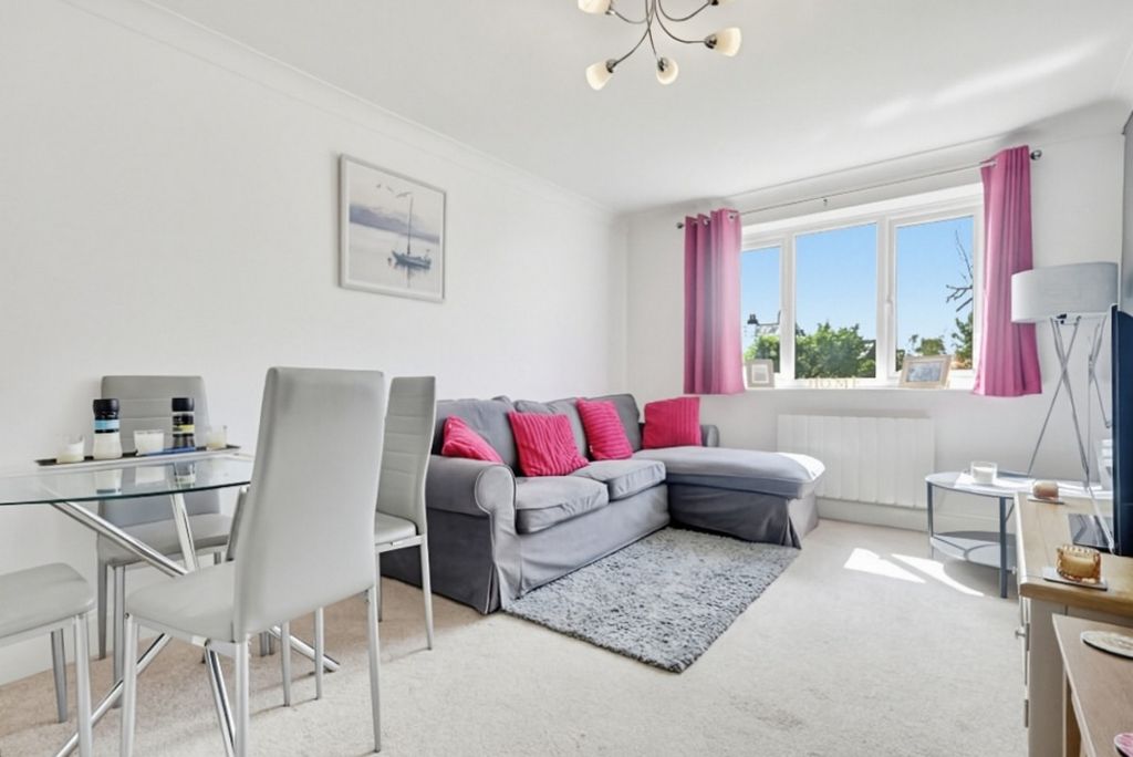 Property photo 3 of 12