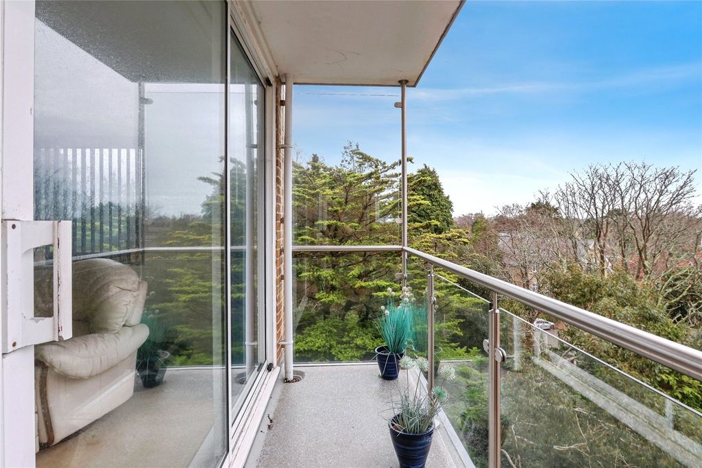 Property photo 2 of 18 Picture No. 01