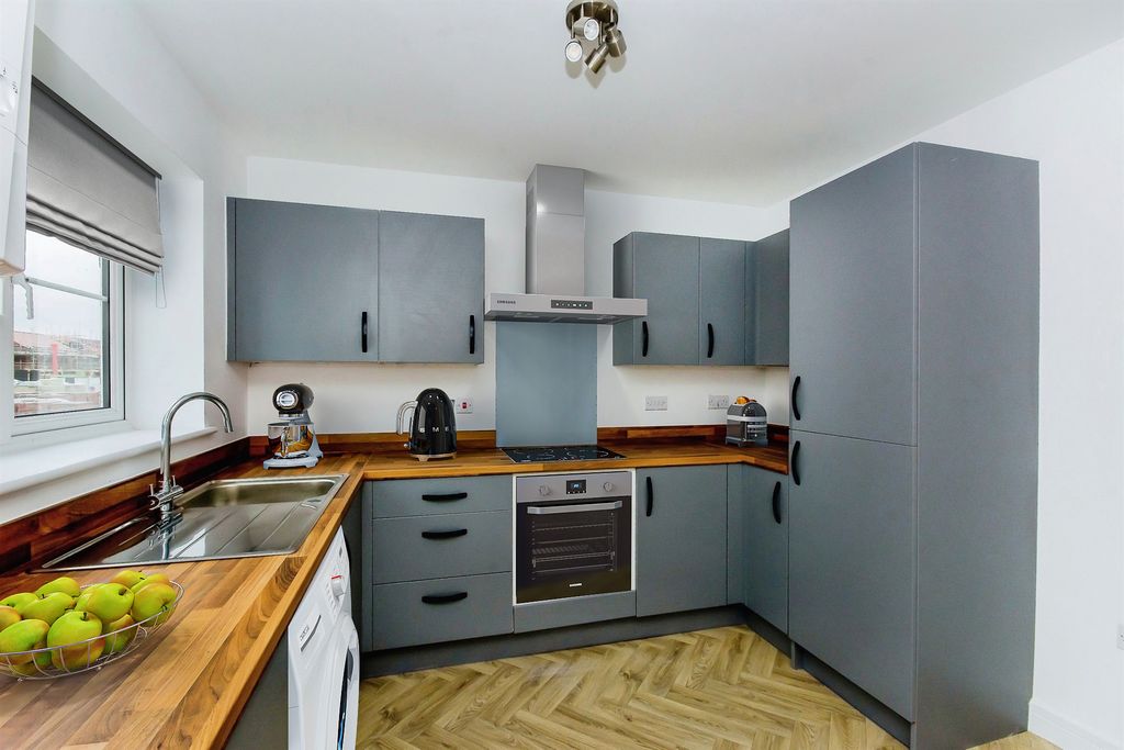 Property photo 2 of 5