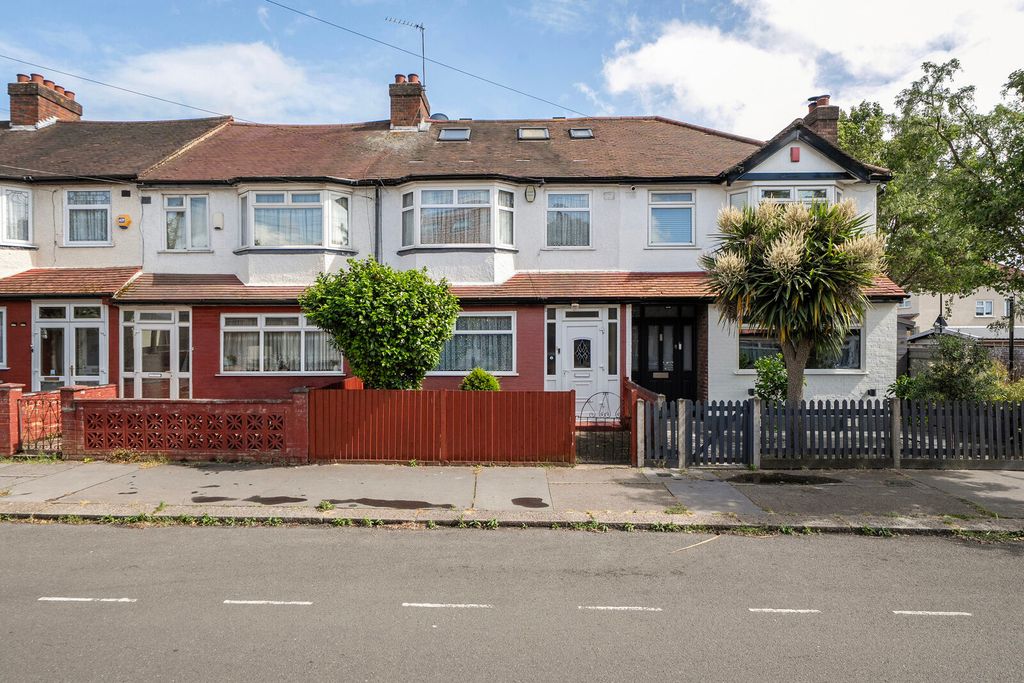 Property photo 1 of 18