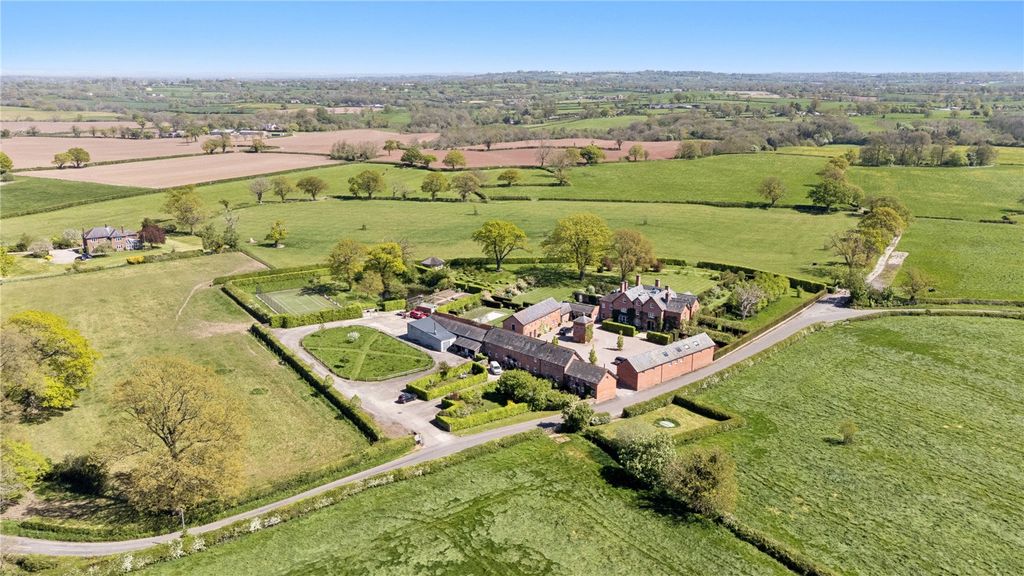 Property photo 1 of 55 Manor Farm