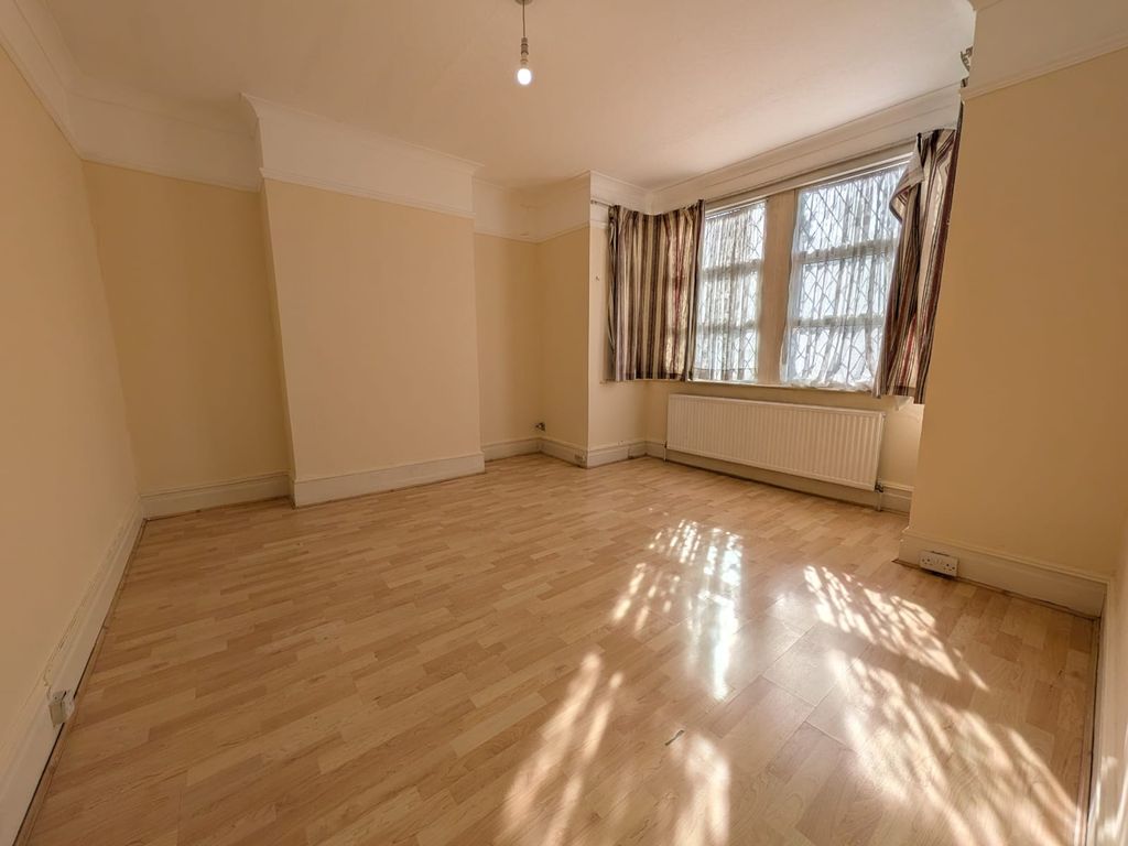 Property photo 1 of 25