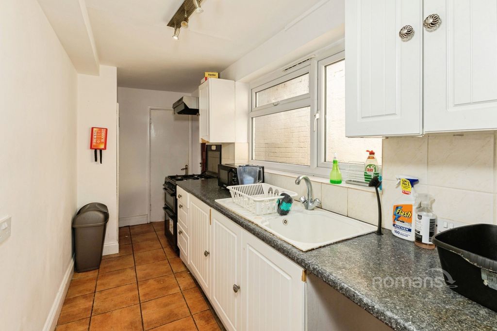 Property photo 3 of 15 Pbox-Img.Jpg