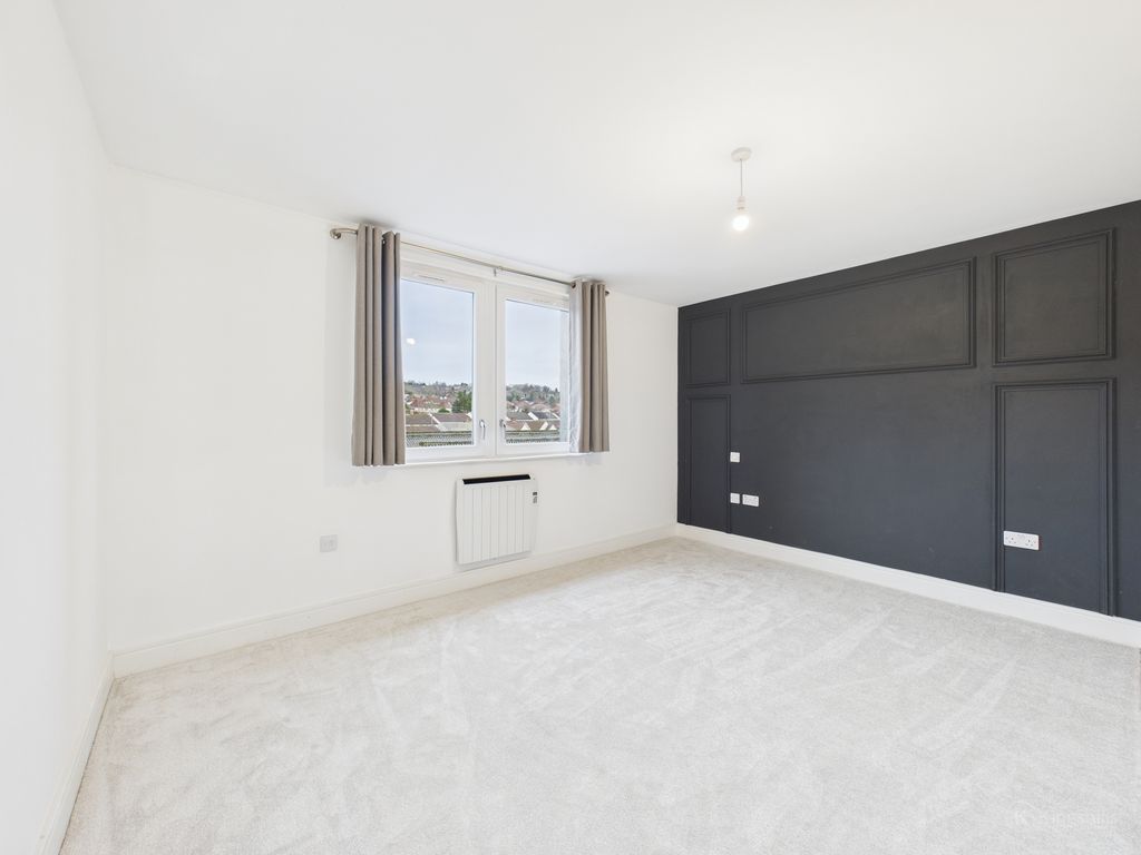 Property photo 3 of 11 Cam02119G0-Pr0510-Still010