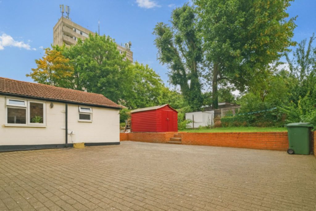 Property photo 3 of 14