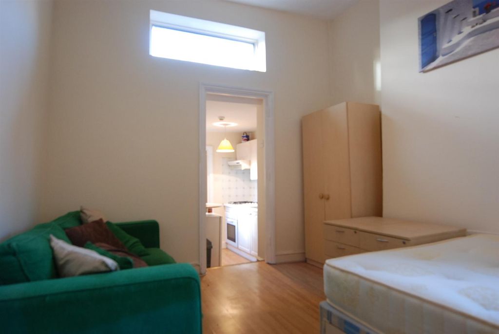 Property photo 1 of 4