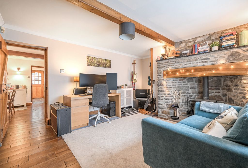 Property photo 2 of 18 Picture 2