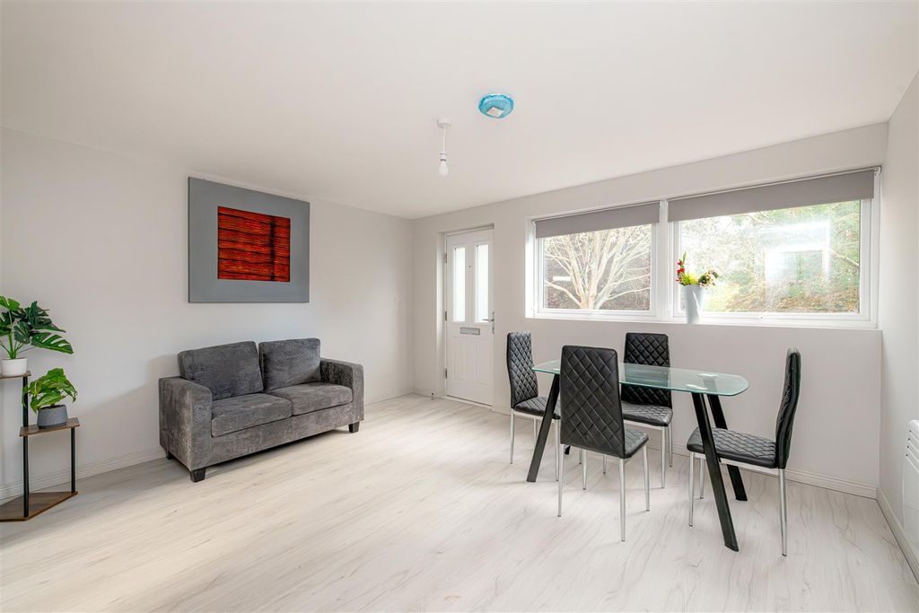 Property photo 3 of 5 Reception Room (3)