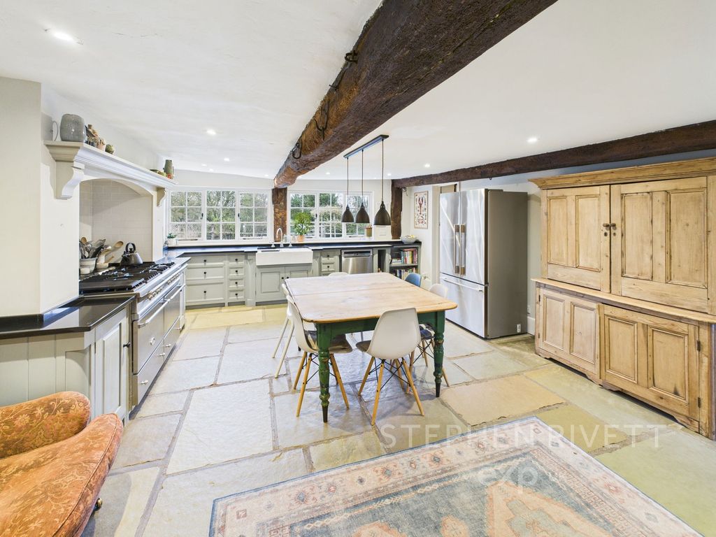 Property photo 3 of 35